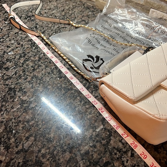Classic Fashion white bag NWT - Picture 5 of 9